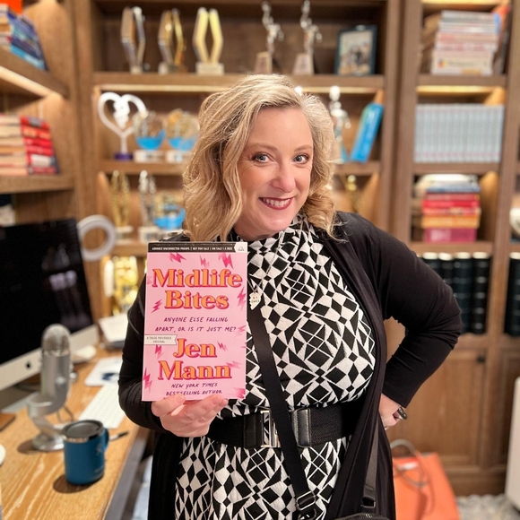 Meet your Posher, Jen - Picture 1 of 1